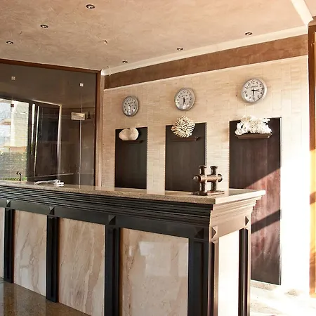 Dolphin Coast Apartman *
